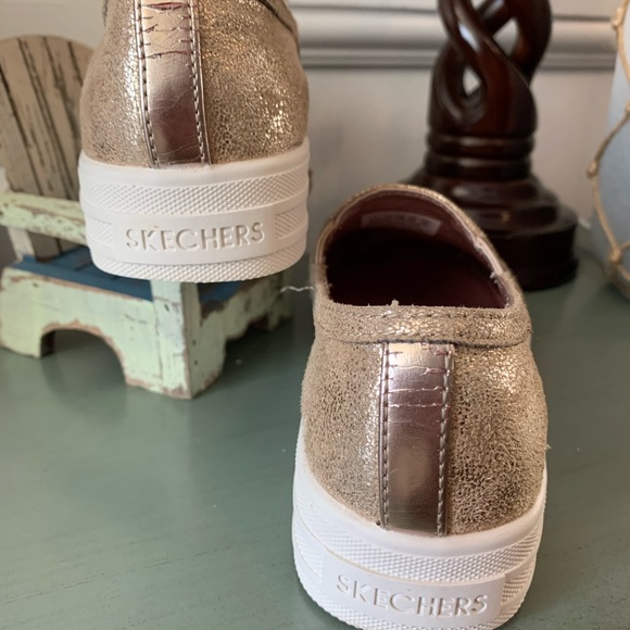 SKECHERS GIRLS- GOLD SPARKLE SLIP ON SNEAKERS EUC -sz 1 - Picture 7 of 8